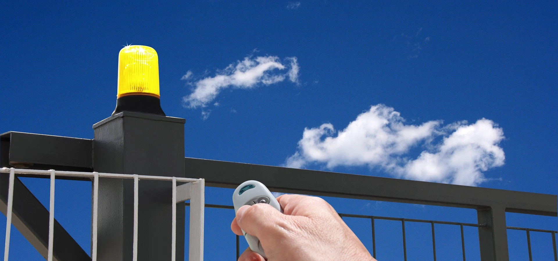 brama z wmontowaną automatyką